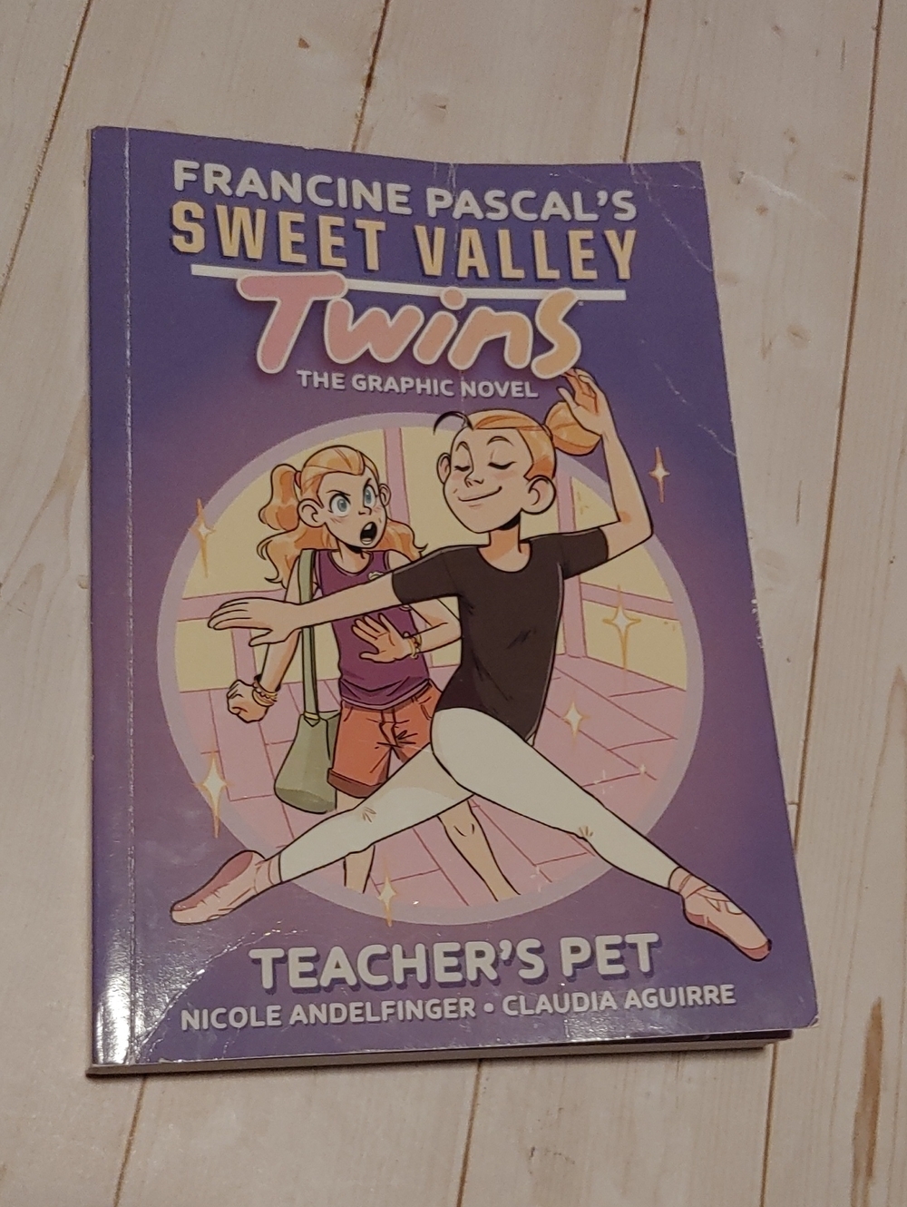Francine Pascal's Sweet Valley Twins Teacher's Pet Children Graphic Novel